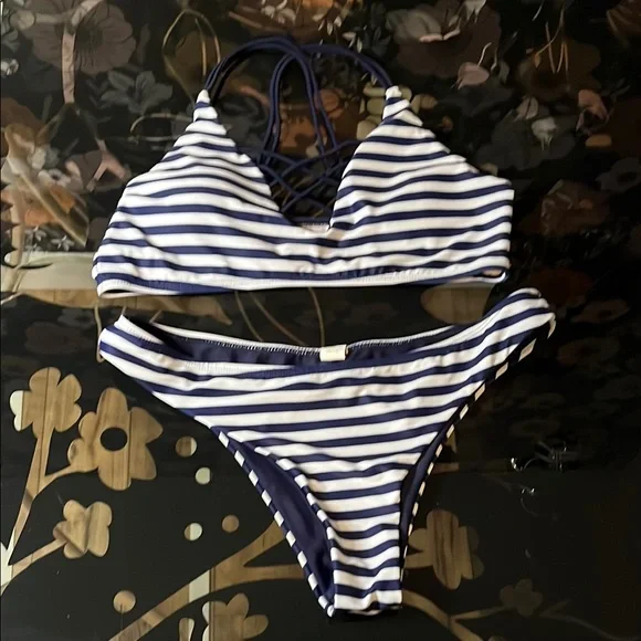 Striped Bikini Set🔥FINAL CLEARANCE🔥 - Picture 1 of 4